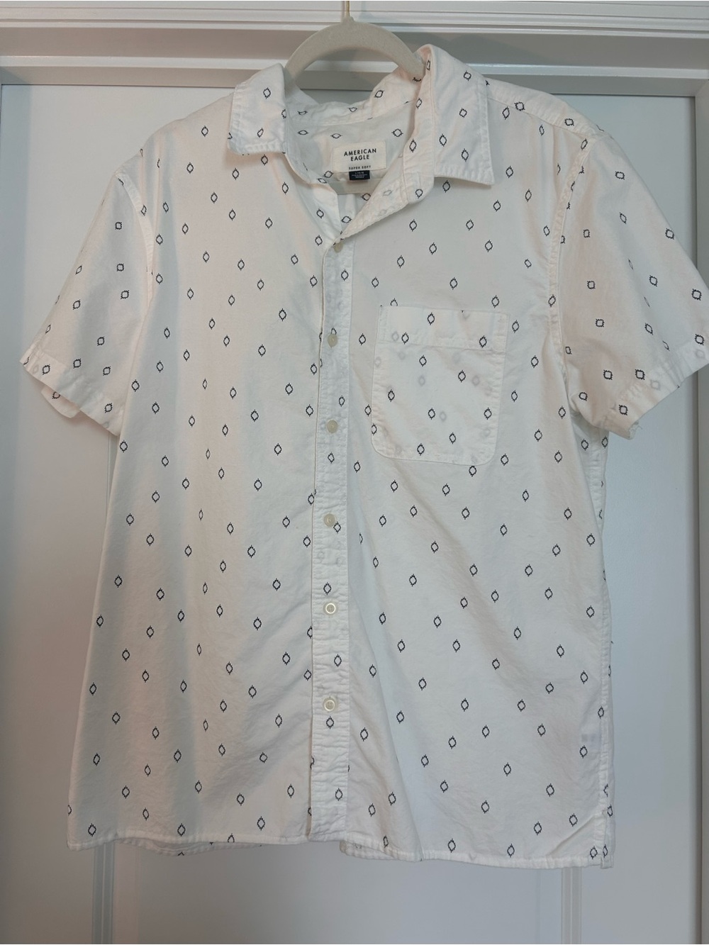 American Eagle Outfitters White Short-Sleeve Button-Up Shirt with Diamond Print